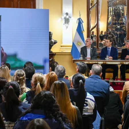 Cannabis medicinal: Valdés encabezó el lanzamiento del primer lote para brindar alternativas terapéuticas a los correntinos