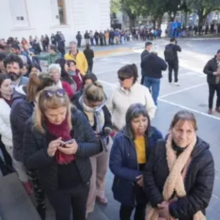 Una multitud despidió a la Locomotora Oliveras