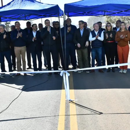 Valdés inauguró en Libres la repavimentación e iluminación de la RN 117 y la vía principal del Parque Industrial