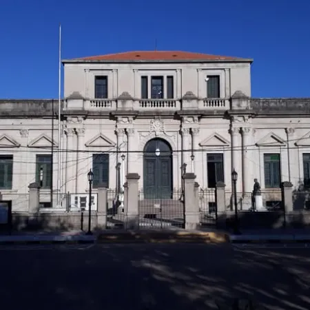 Todo listo para las elecciones provinciales de mañana: Urnas y escuelas preparadas para recibir a los votantes
