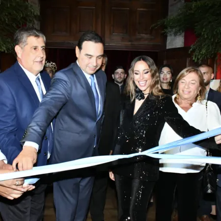 Para federalizar el arte, Valdés reabrió el Centro Cultural Esquina