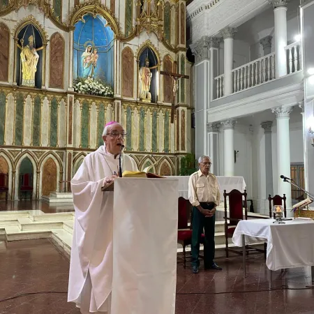 Monseñor Faifer:  "Somos valiosos a los ojos de Dios y Él vino para quedarse".