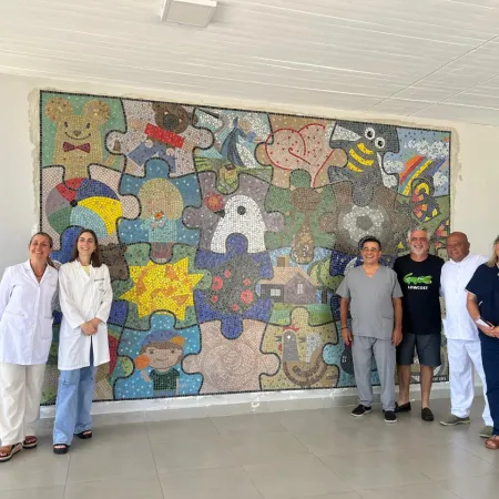 El artista Fernando Bakir dejó plasmada su creación en un espacio de los Hospitales Regional Goya y Pediátrico “Ángel de la Guarda “