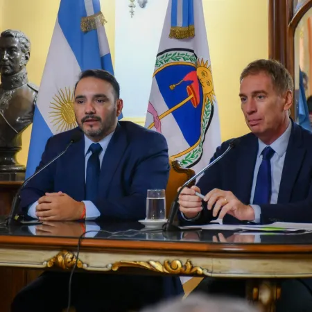 "El camino a seguir para la Argentina es el diálogo y trabajo en conjunto", afirmó el gobernador Valdés junto al ministro del Interior