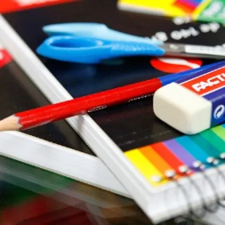 Ciclo lectivo 2026: afirman que armar la canasta escolar cuesta un 24% más