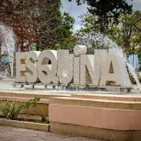 Esquina celebra un nuevo aniversario con homenajes y música