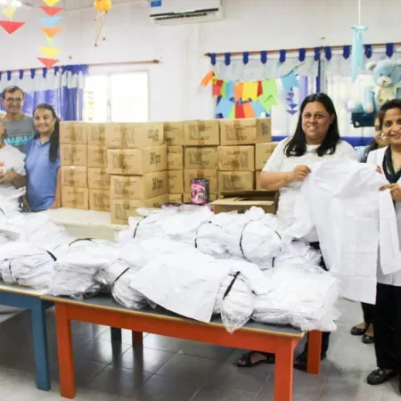 Esquina: Guardapolvos para acompañar el inicio de clases