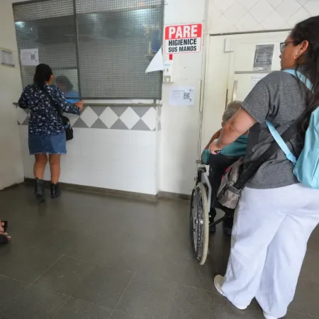 Más del 80% de las atenciones medicas se hacen en el sistema público