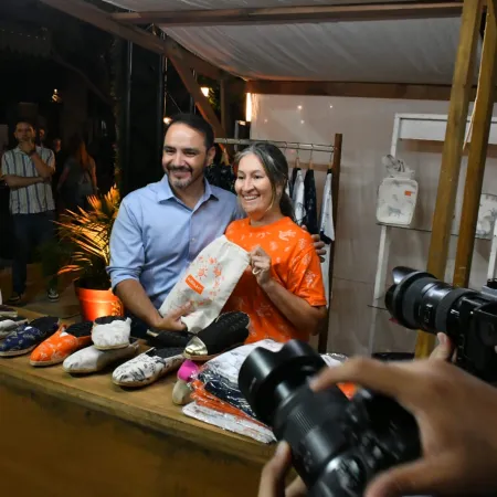 El gobernador Valdés participó de actividades organizadas por emprendedoras del sello Hecho en Corrientes