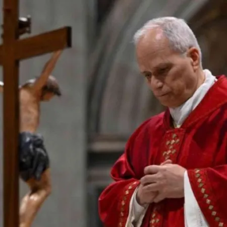 En un mundo en guerra, aprendamos de Cristo a no devolver el mal recibido