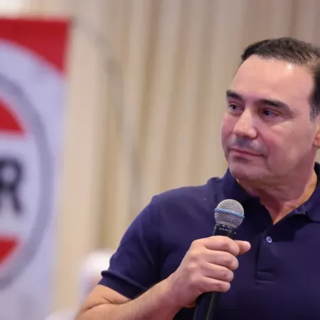 Con recorridas por el interior, la UCR retoma la actividad política