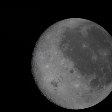 La misión Artemis II cruzó el lado oculto de la Luna, retomó contacto con la Tierra y comenzó el viaje de regreso