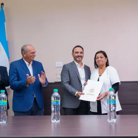 Valdés puso en funciones a nuevas autoridades del Hospital Pediátrico