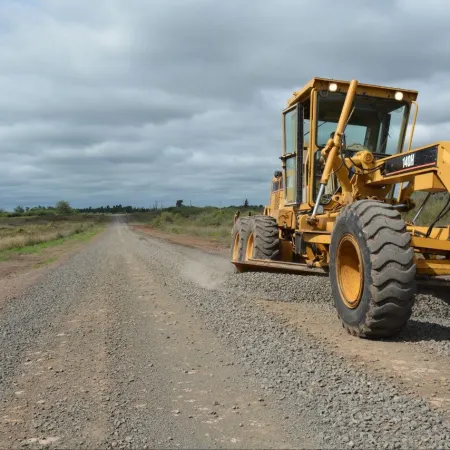 Avanza el enripiado de la Ruta Nacional N°25 mejorando la conectividad rural en Curuzú Cuatiá