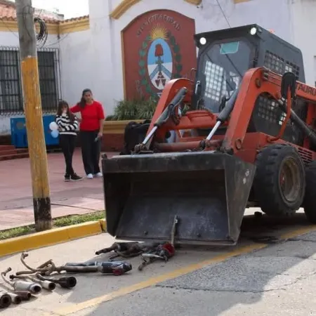 Avanzan los controles: destruyen escapes antirreglamentarios secuestrados en operativos