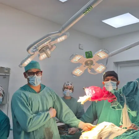 Hito histórico en el Hospital Regional Goya: extirparon un tumor de base de cráneo