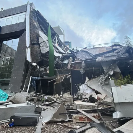Venezuela sufrió dos terremotos en un minuto: rescatistas buscan víctimas entre los escombros