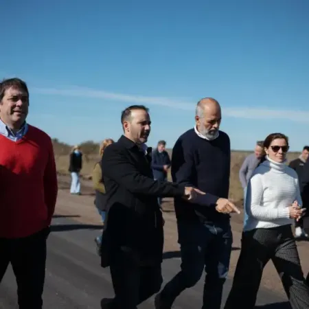 Valdés supervisó el avance de la Ruta 126, financiada con recursos provinciales