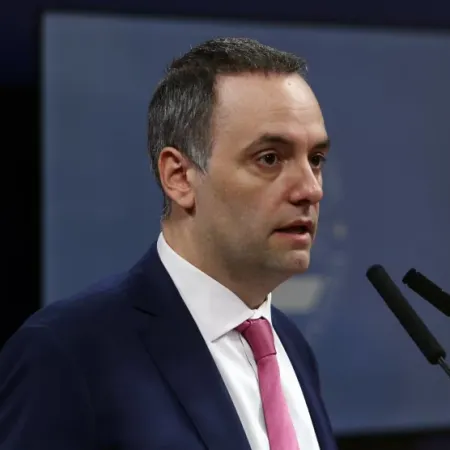 Manuel Adorni renunció a la jefatura de Gabinete