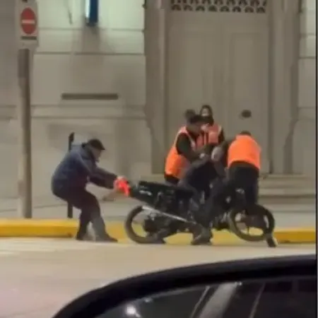 Intentó evadir un control policial y fue reducido tras un forcejeo en Esquina