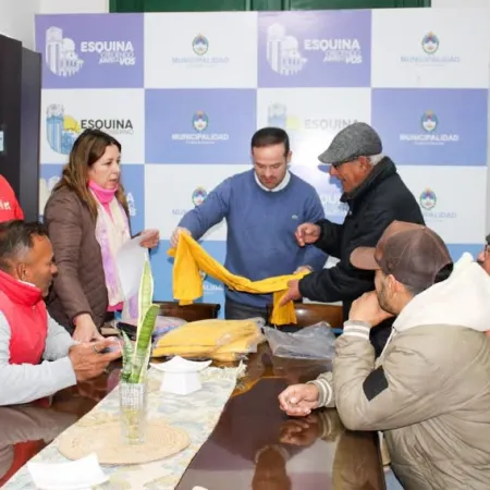 El Municipio de Esquina entregó nueva indumentaria al personal del Malacate Municipal