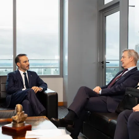 Valdés recibió al embajador de la Unión Europea, que visita Corrientes para fortalecer vínculos de cooperación