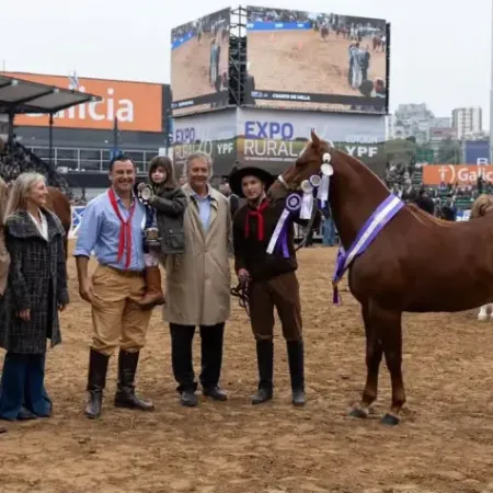 Exposición Rural de Palermo: Un ejemplar criado en Mburucuyá fue distinguido entre los mejores Cuarto de Milla del país