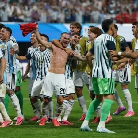 Lionel Messi reapareció tras la final del Mundial 2026: fue a ver un partido de la Primera C en Rosario