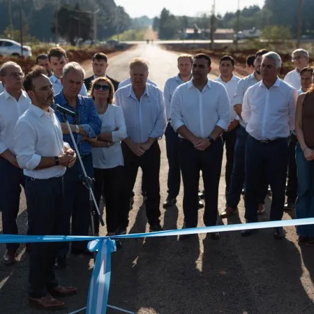 Valdés inauguró una obra que abre camino al desarrollo industrial en Santo Tomé