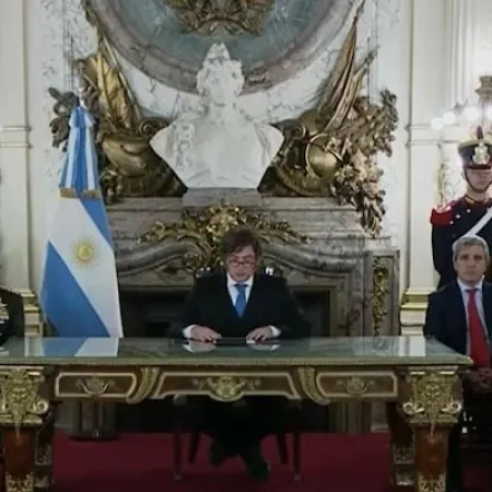 Javier Milei anunció que firmará un DNU para construir una base naval en Tierra del Fuego