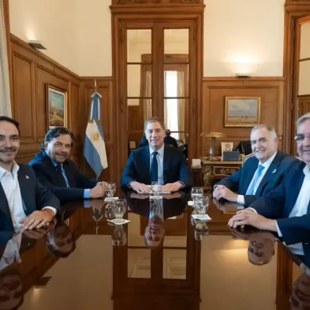 Presupuesto 2027: Santilli abrió el diálogo con Valdés y otros gobernadores