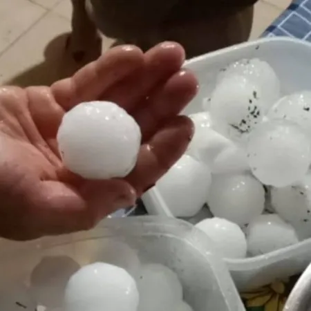 Fuerte caída de granizo sorprendió a Yapeyú, Guaviraví y La Cruz: piden extrema precaución en las rutas