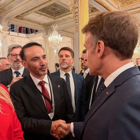 Valdés saludó a Macron en Francia y destacó nuevas oportunidades para Corrientes