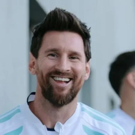 Messi encara su último entrenamiento con la Selección antes de despedirse en el Monumental