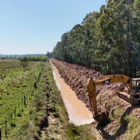 Esquina ejecuta obras hídricas con recursos municipales para mejorar el escurrimiento