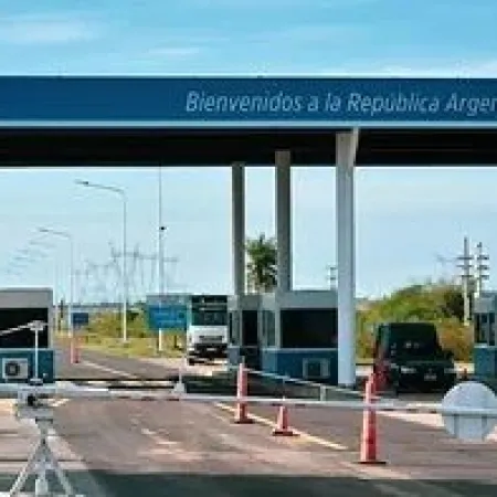 Crecida del Paraná: cierran el cruce entre Ituzaingó y Ayolas