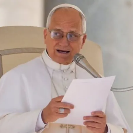 El papa León XIV celebró una misa en el hospital a horas de ser operado de cáncer de pulmón